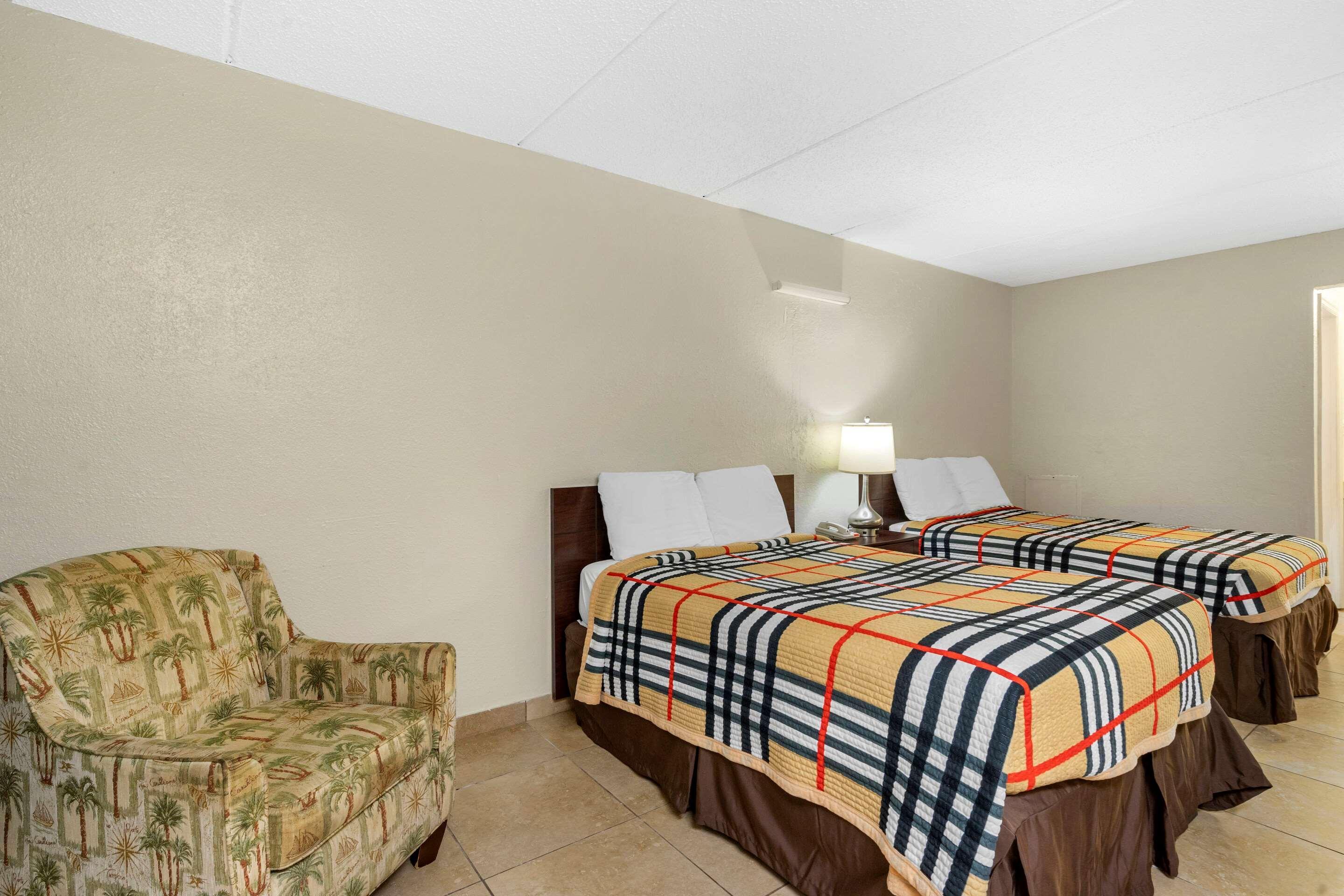 Rodeway Inn Clearwater-Dunedin Buitenkant foto