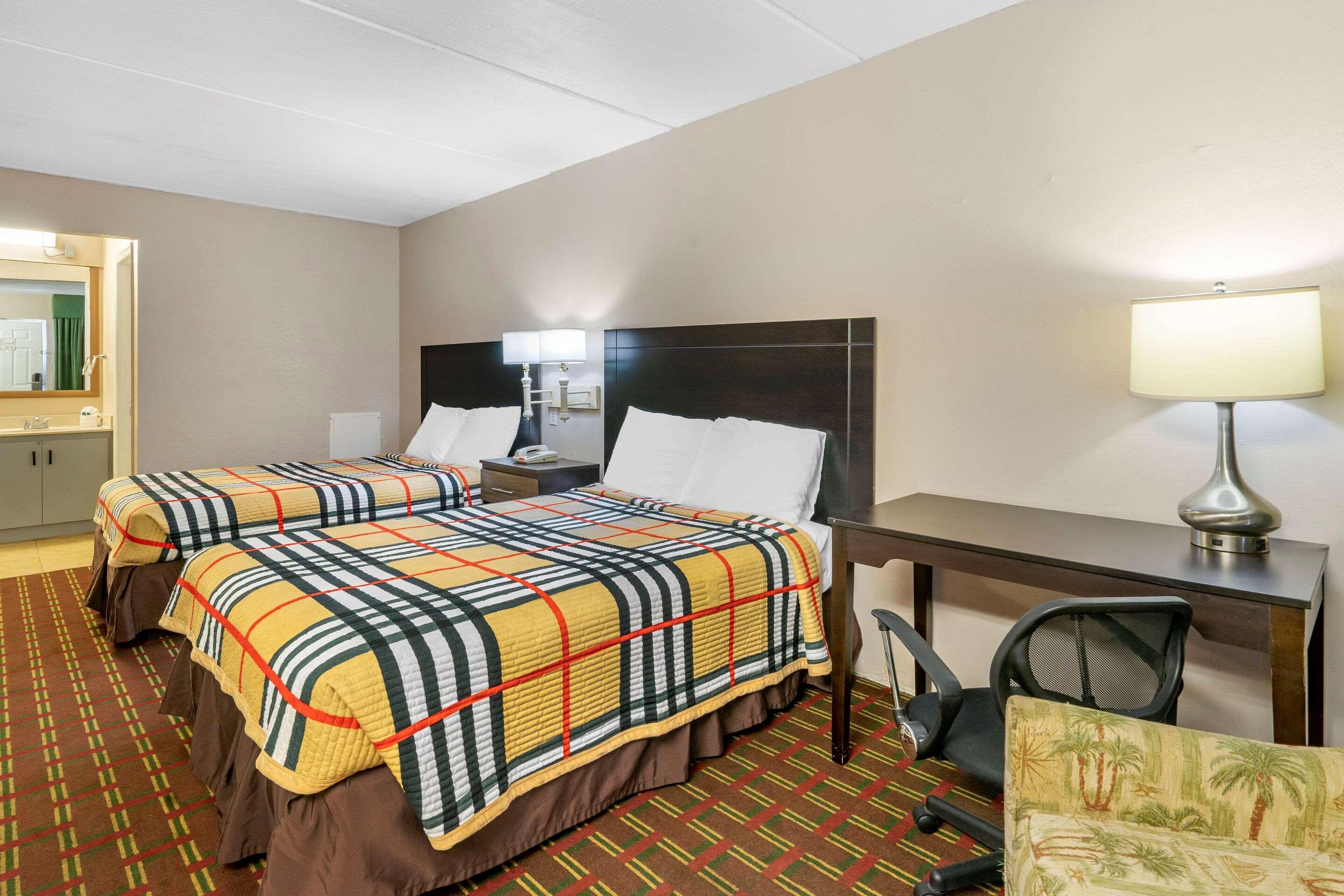 Rodeway Inn Clearwater-Dunedin Buitenkant foto