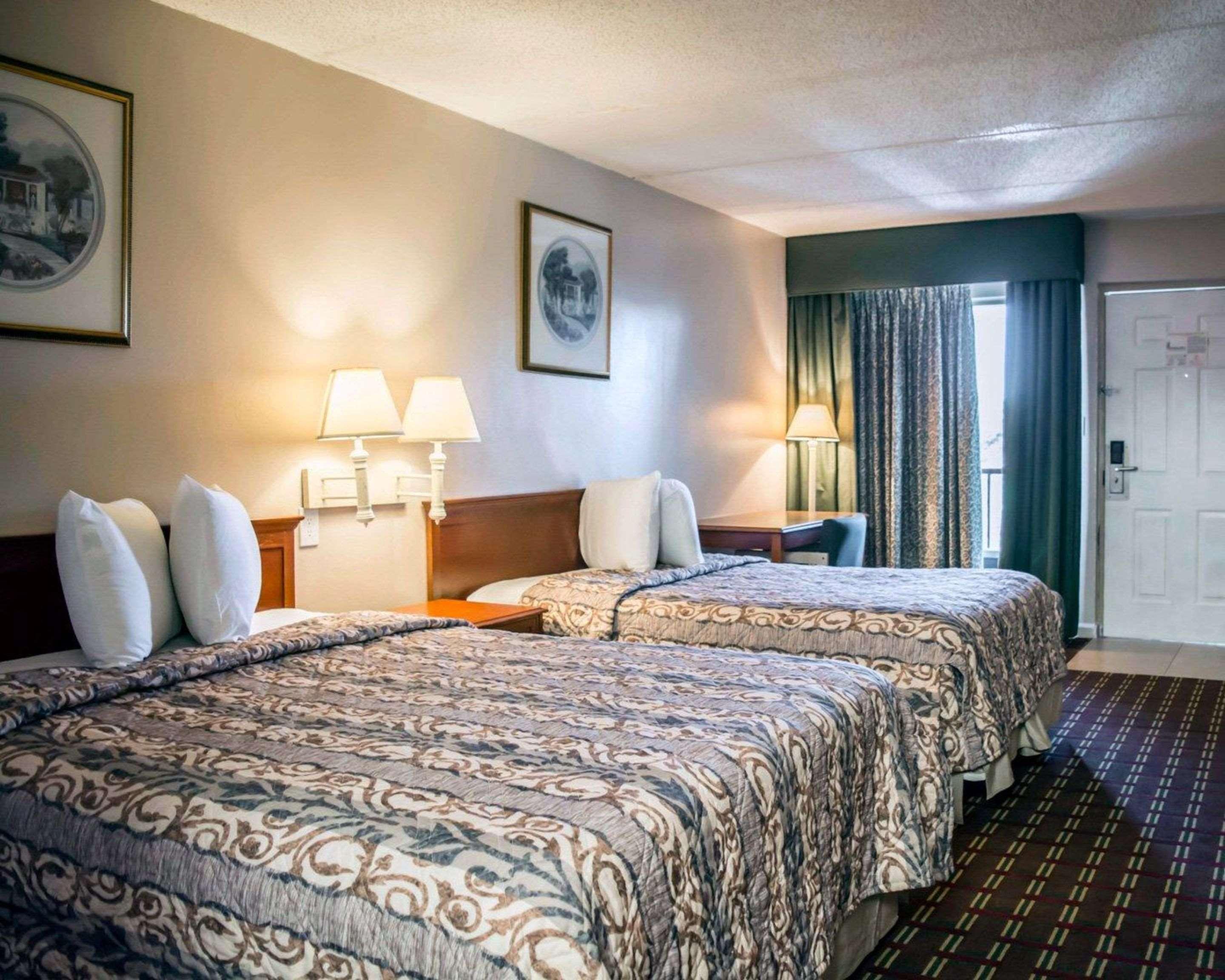Rodeway Inn Clearwater-Dunedin Buitenkant foto
