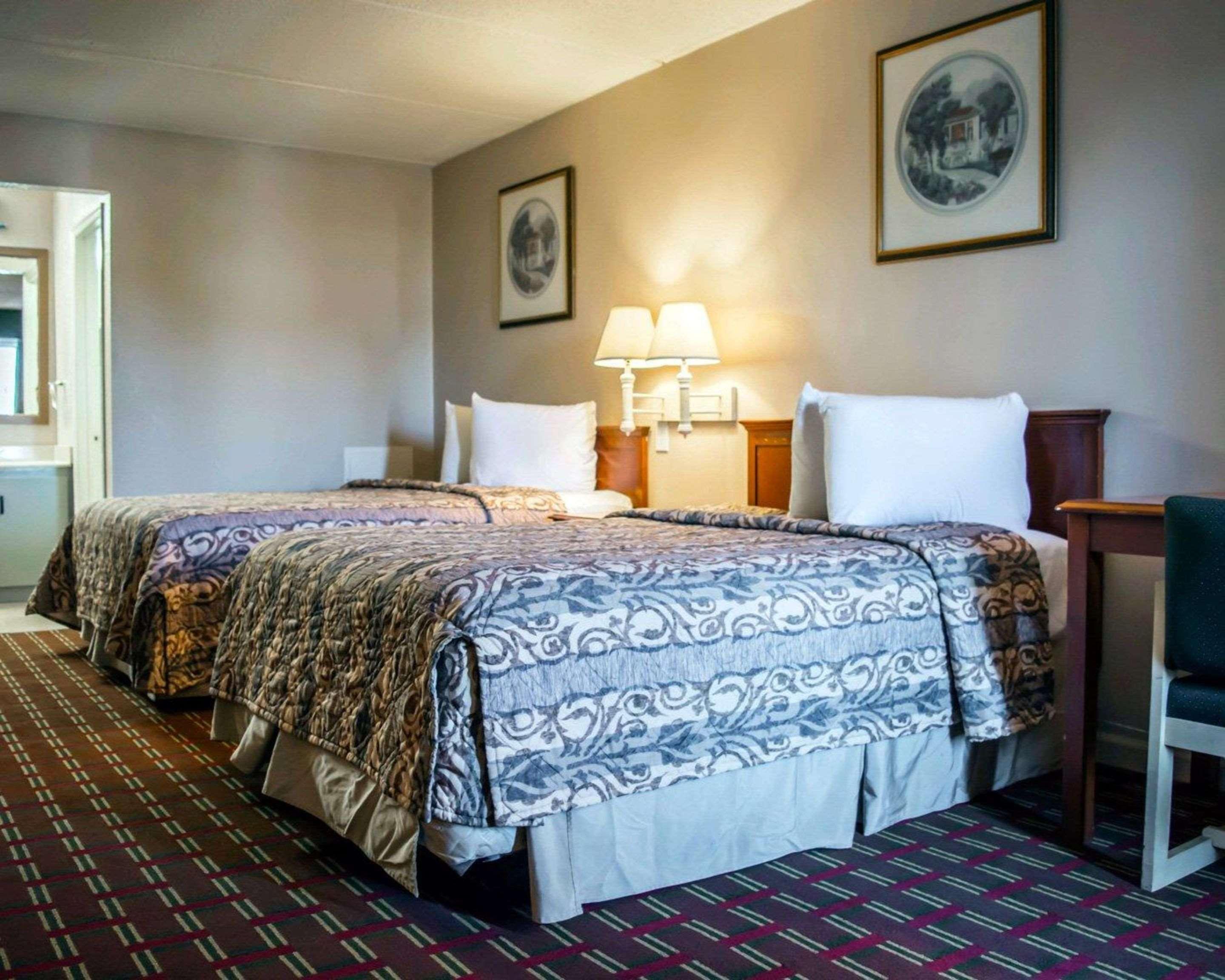 Rodeway Inn Clearwater-Dunedin Buitenkant foto