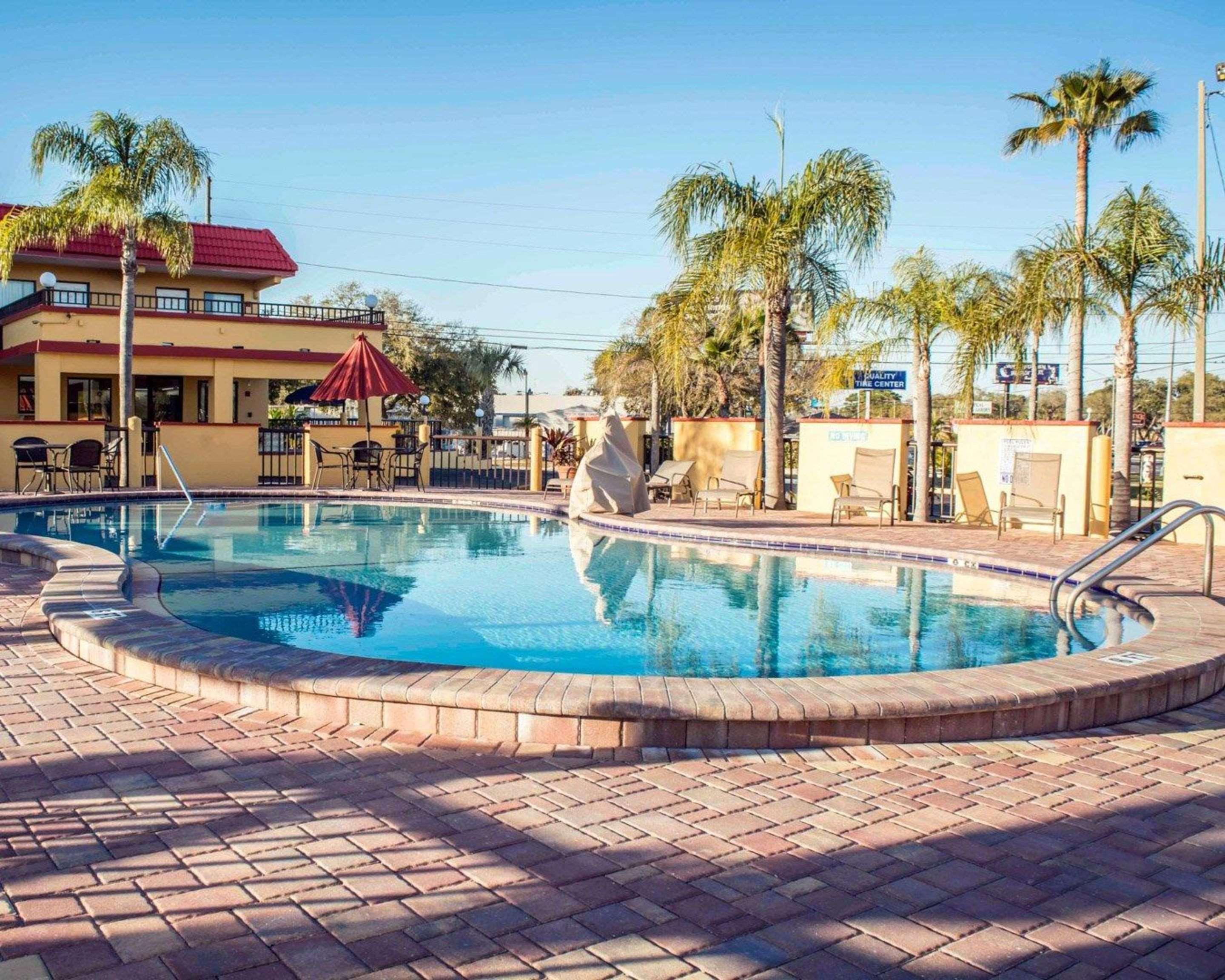Rodeway Inn Clearwater-Dunedin Buitenkant foto