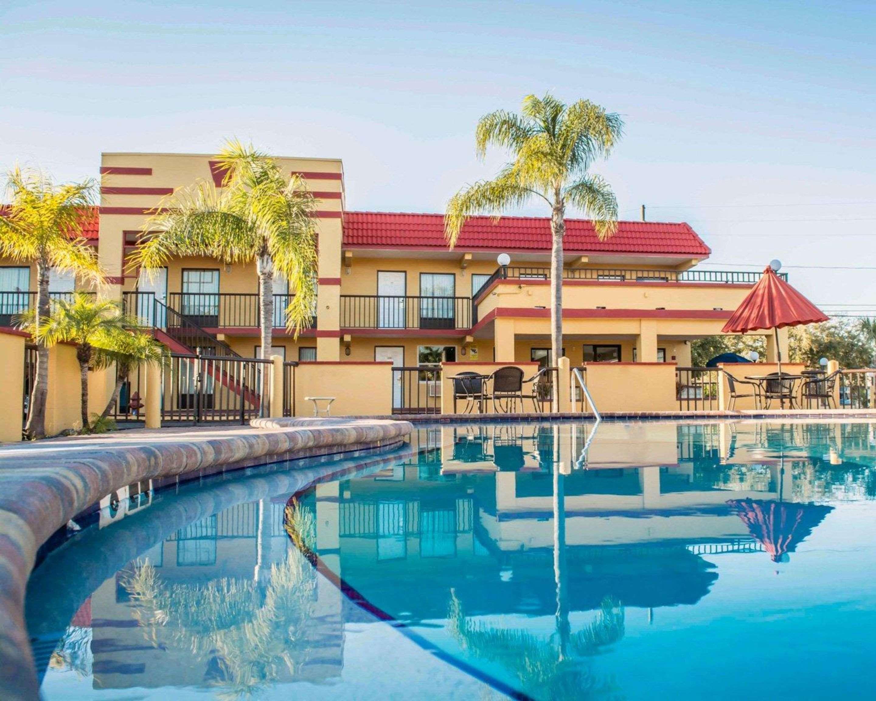 Rodeway Inn Clearwater-Dunedin Buitenkant foto