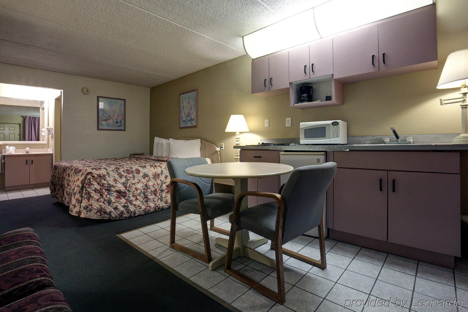 Rodeway Inn Clearwater-Dunedin Kamer foto