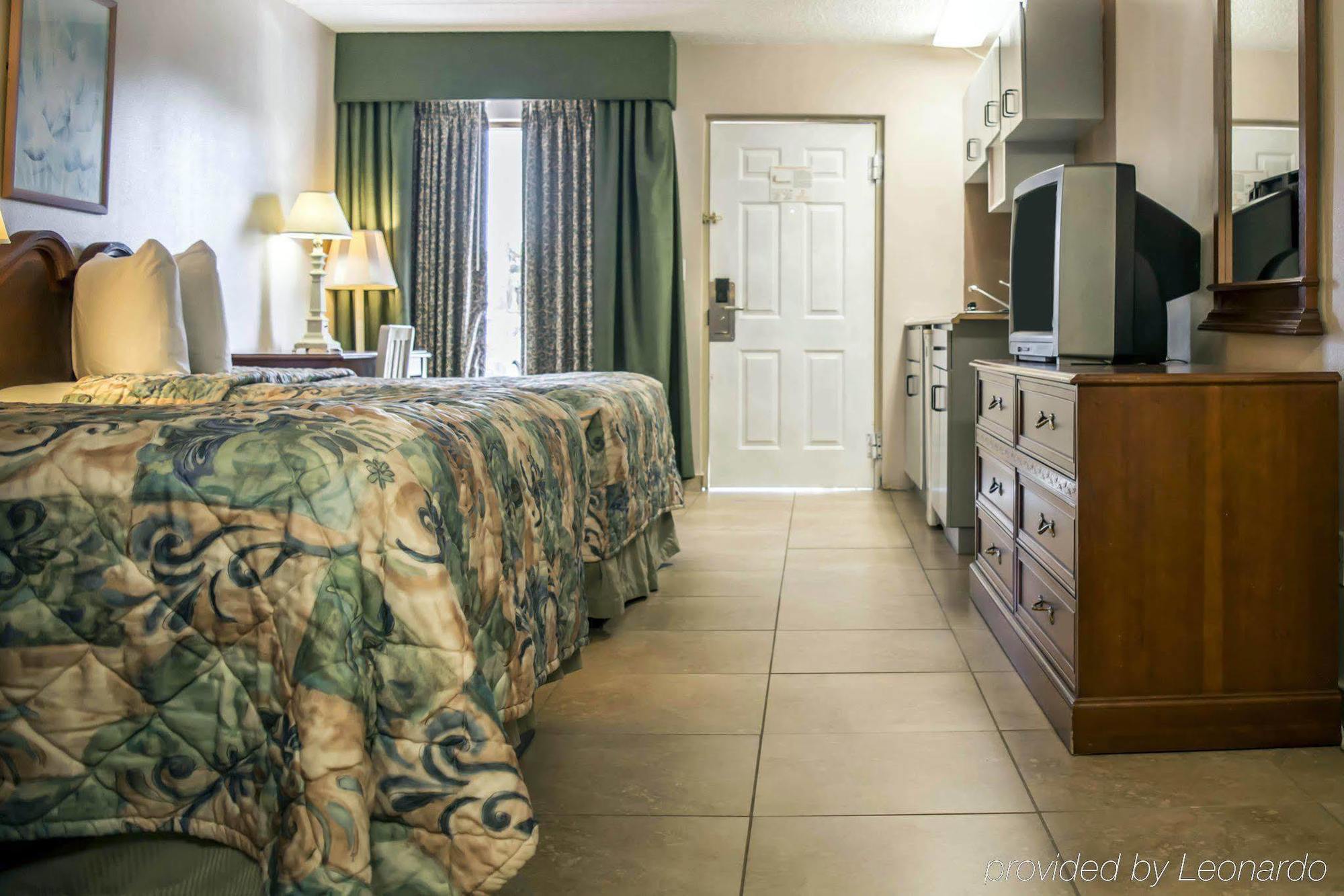 Rodeway Inn Clearwater-Dunedin Buitenkant foto